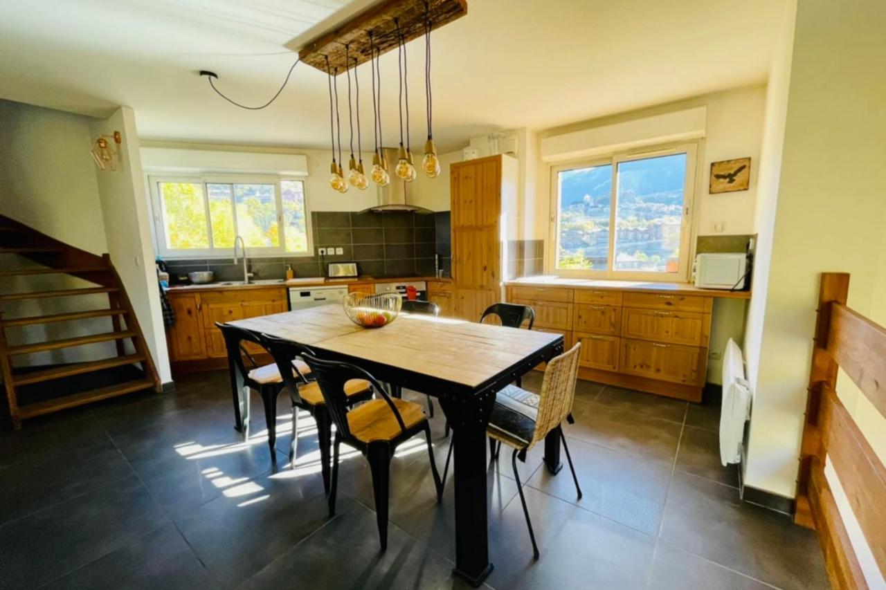 Large Chalet With Terrace And View In Briancon Apartment Ngoại thất bức ảnh