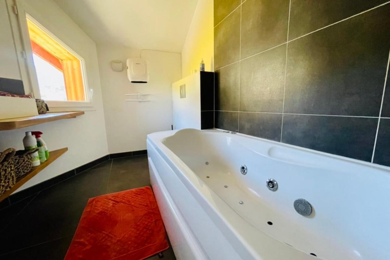 Large Chalet With Terrace And View In Briancon Apartment Ngoại thất bức ảnh